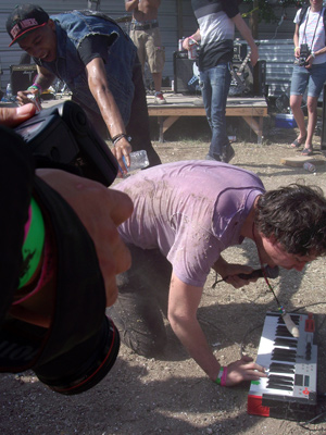 Team Robiespierre spent a lot of their set on the ground. (Kyle Ryan)